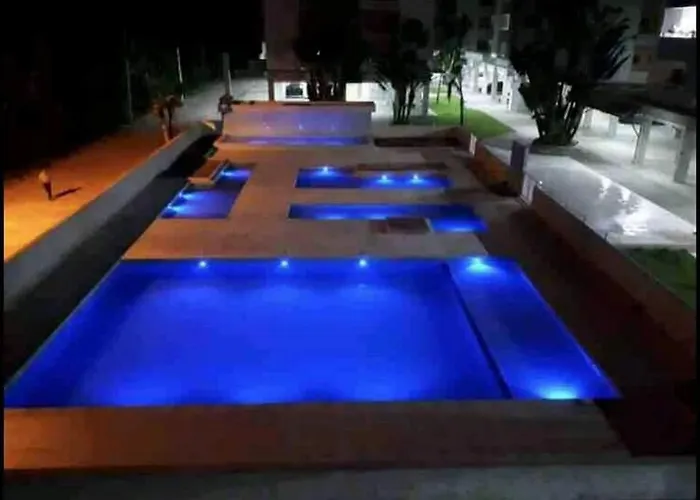 Varanda Gourmet, 05 Piscinas, Elevador E Wi-Fi No Condominio Passaredo